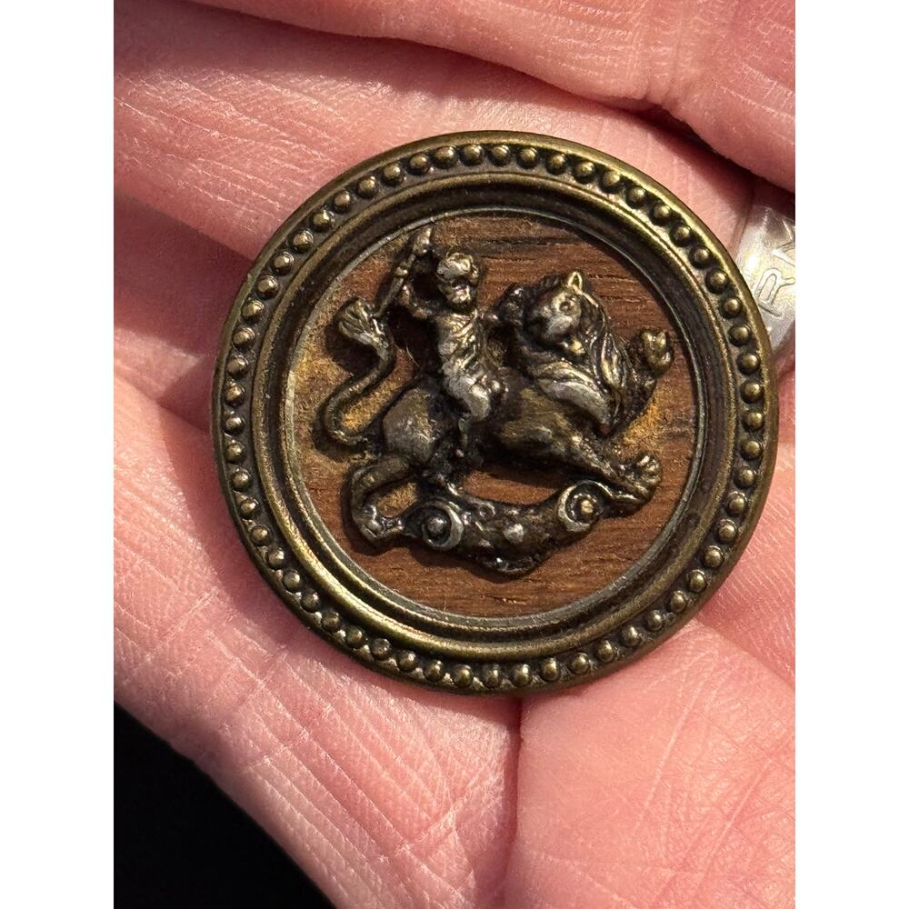 Antique CUPID & LION Cherub Picture Story Button - 1 7/16" Large - Picture 2 of 3